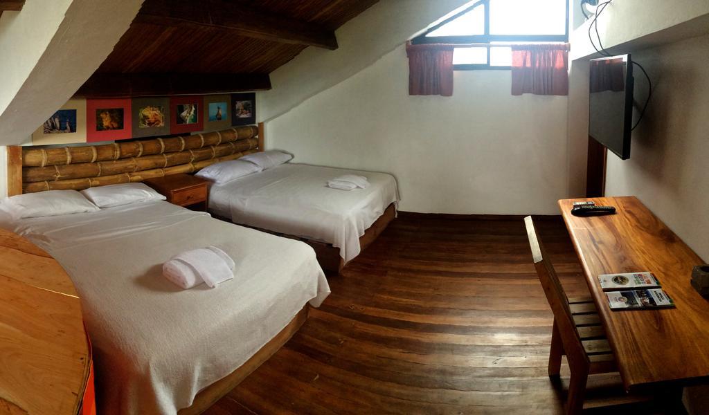Galapagos House Hostel 阿约拉港 客房 照片